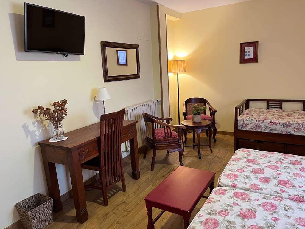 Hotel Colonial De Santillana Santillana del Mar Zimmer foto